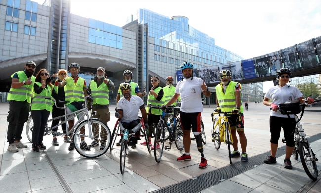 Sessiz Çığlık Bisiklet Turu üyeleri Brüksel'de